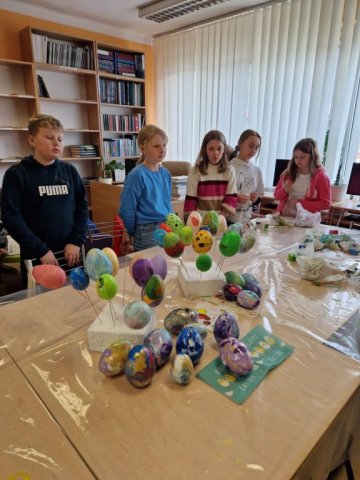 b_1024_768_0_00_images_2022_2023_kwiecien_warsztaty_jaja_339669688_593427296143988_6508961496307435460_n